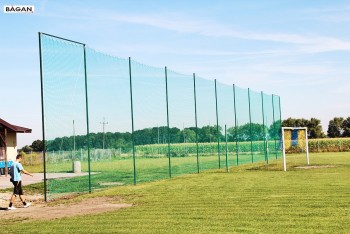 Siatka sportowa na piłkochwyt - boiska, hale i sale sportowe